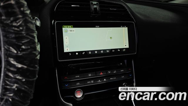 JAGUAR XE 20d 프레스티지 2017 - photo 15 - Import Corée du Sud | International Cars