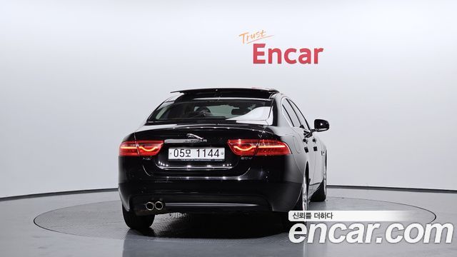 JAGUAR XE 20d 프레스티지 2017 - photo 4 - Import Corée du Sud | International Cars