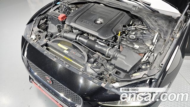 JAGUAR XE 20d 프레스티지 2017 - photo 6 - Import Corée du Sud | International Cars