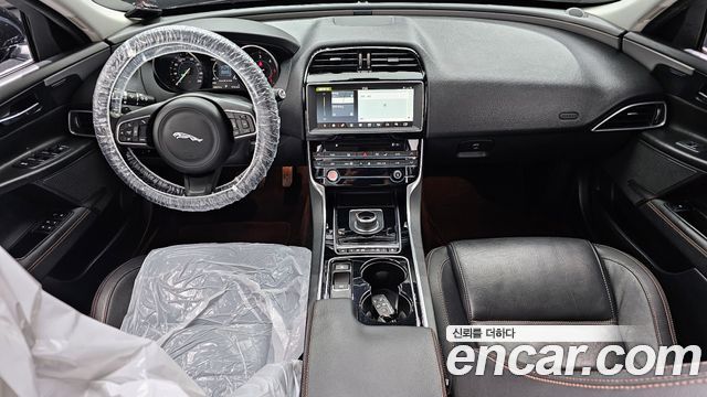 JAGUAR XE 20d 프레스티지 2017 - photo 7 - Import Corée du Sud | International Cars