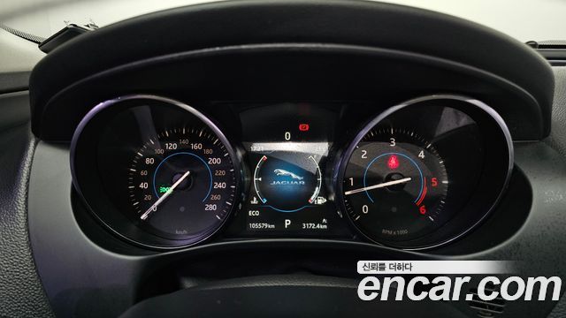 JAGUAR XE 20d 프레스티지 2017 - photo 8 - Import Corée du Sud | International Cars