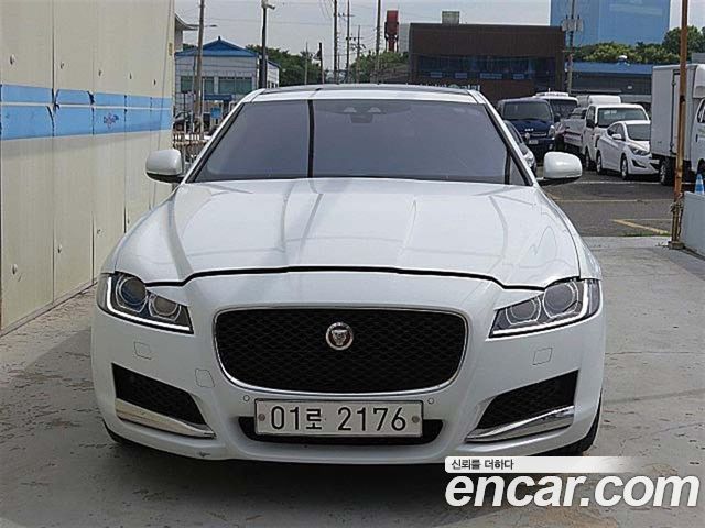 JAGUAR XF (X260) 25t 프레스티지 2017 - photo 3 - Import Corée du Sud | International Cars