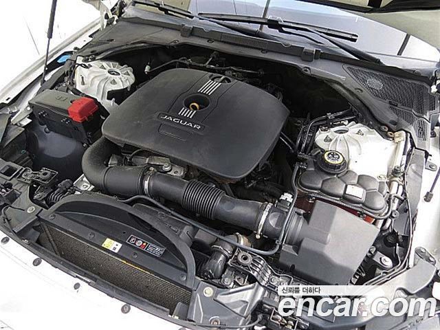 JAGUAR XF (X260) 25t 프레스티지 2017 - photo 6 - Import Corée du Sud | International Cars