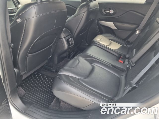 JEEP 체로키(KL) 2.2 디젤 리미티드 4WD 2017 - photo 12 - Import Corée du Sud | International Cars