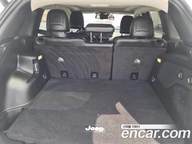 JEEP 체로키(KL) 2.2 디젤 리미티드 4WD 2017 - photo 14 - Import Corée du Sud | International Cars