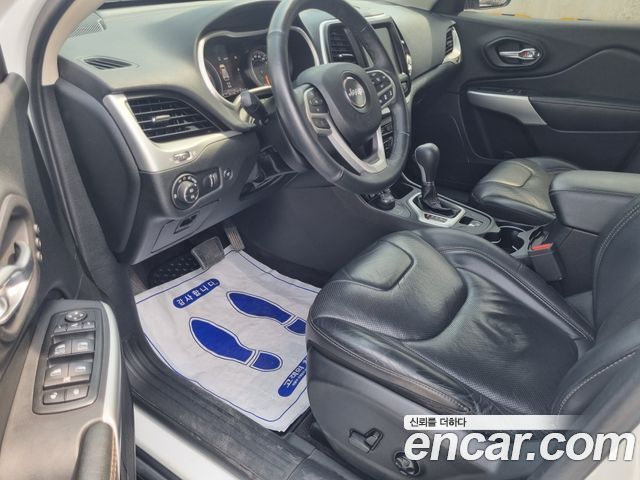 JEEP 체로키(KL) 2.2 디젤 리미티드 4WD 2017 - photo 5 - Import Corée du Sud | International Cars