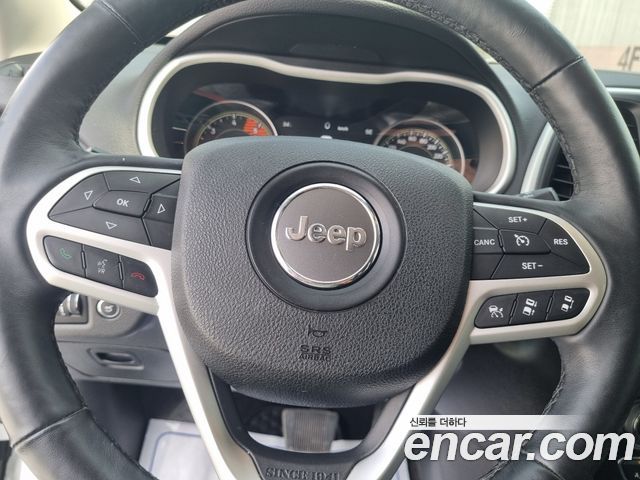 JEEP 체로키(KL) 2.2 디젤 리미티드 4WD 2017 - photo 6 - Import Corée du Sud | International Cars