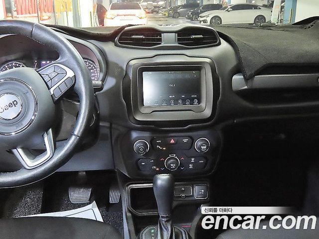 JEEP 레니게이드 2.4 론지튜드 2021 - photo 11 - Import Corée du Sud | International Cars