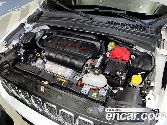 JEEP 레니게이드 2.4 론지튜드 2021 - photo 18 - Import Corée du Sud | International Cars