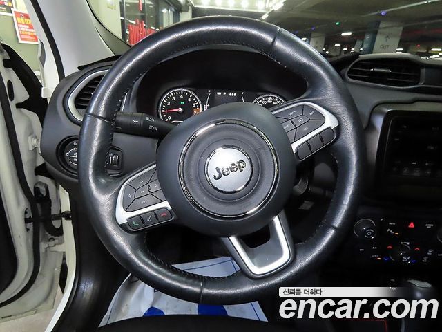 JEEP 레니게이드 2.4 론지튜드 2021 - photo 8 - Import Corée du Sud | International Cars