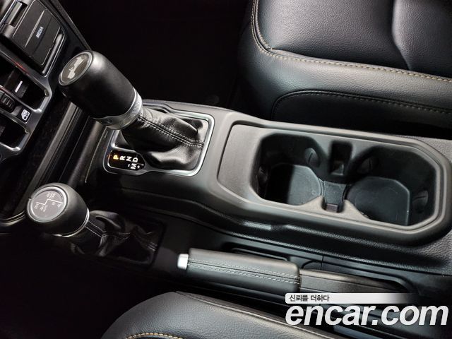JEEP 랭글러 (JL) 2.0 사하라 파워 탑 4도어 2024 - photo 12 - Import Corée du Sud | International Cars