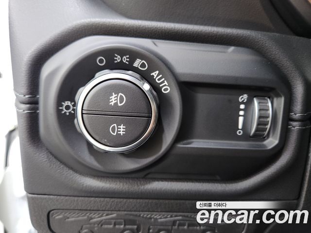 JEEP 랭글러 (JL) 2.0 사하라 파워 탑 4도어 2024 - photo 5 - Import Corée du Sud | International Cars