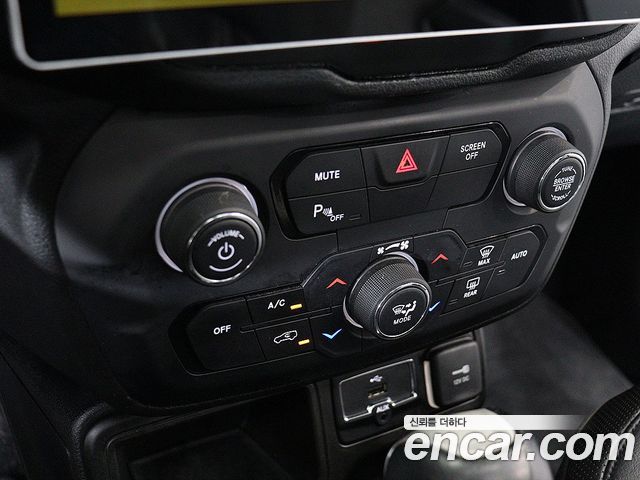 JEEP 레니게이드 2.4 론지튜드 하이 2018 - photo 10 - Import Corée du Sud | International Cars