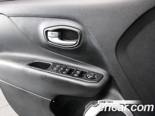 JEEP 레니게이드 2.4 론지튜드 하이 2018 - photo 13 - Import Corée du Sud | International Cars