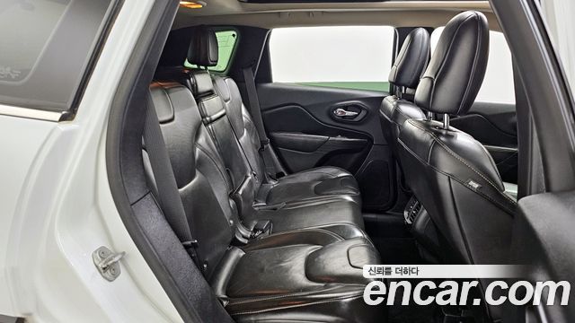 JEEP 체로키(KL) 2.4 론지튜드 AWD 2016 - photo 12 - Import Corée du Sud | International Cars