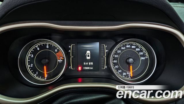 JEEP 체로키(KL) 2.4 론지튜드 AWD 2016 - photo 8 - Import Corée du Sud | International Cars
