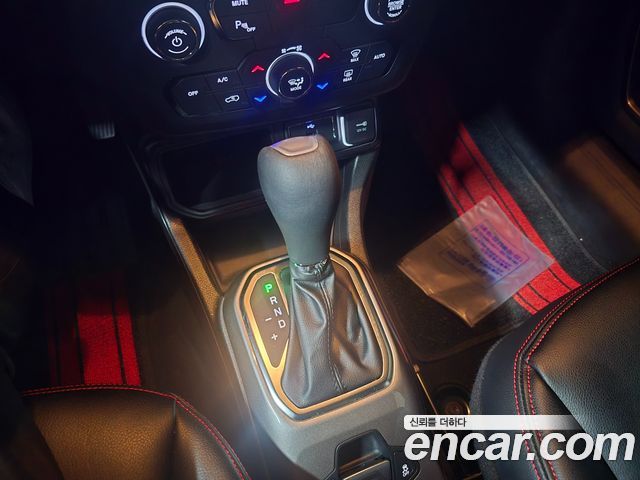 JEEP 레니게이드 1.3 론지튜드 2022 - photo 10 - Import Corée du Sud | International Cars