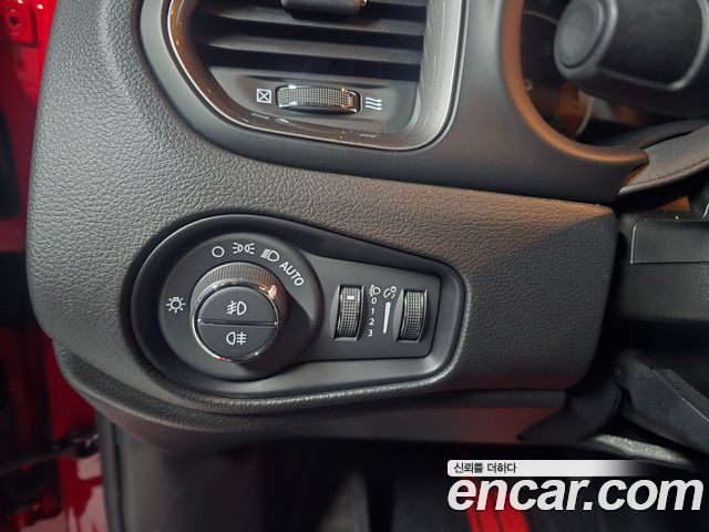 JEEP 레니게이드 1.3 론지튜드 2022 - photo 8 - Import Corée du Sud | International Cars