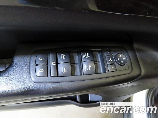 JEEP 그랜드 체로키 3.0 디젤 라레도 2013 - photo 13 - Import Corée du Sud | International Cars