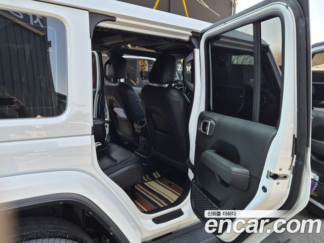 JEEP 랭글러 (JL) 2.0 오버랜드 파워 탑 4도어 2023 - photo 6 - Import Corée du Sud | International Cars