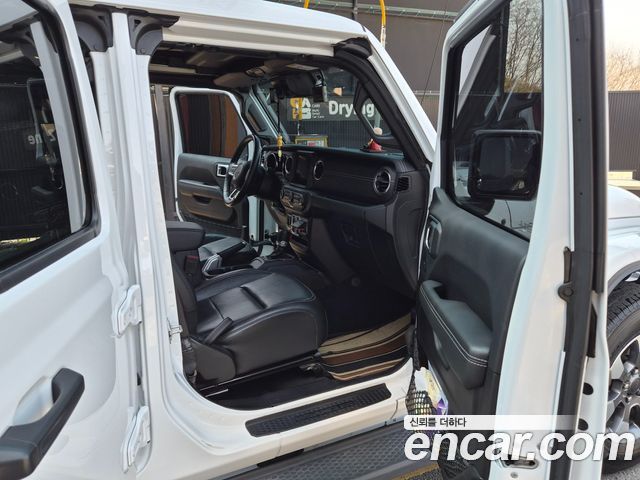 JEEP 랭글러 (JL) 2.0 오버랜드 파워 탑 4도어 2023 - photo 7 - Import Corée du Sud | International Cars