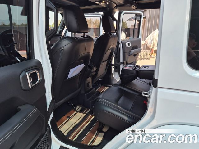 JEEP 랭글러 (JL) 2.0 오버랜드 파워 탑 4도어 2023 - photo 8 - Import Corée du Sud | International Cars