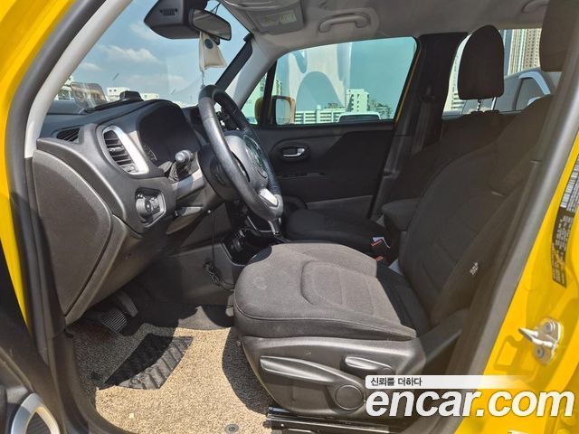 JEEP 레니게이드 2.4 리미티드 AWD 2018 - photo 11 - Import Corée du Sud | International Cars