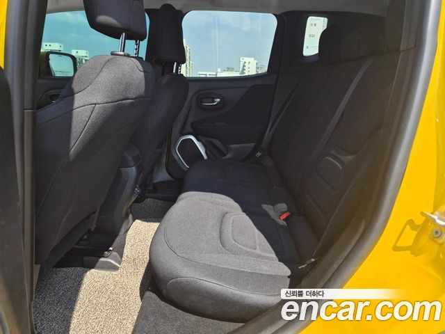 JEEP 레니게이드 2.4 리미티드 AWD 2018 - photo 12 - Import Corée du Sud | International Cars