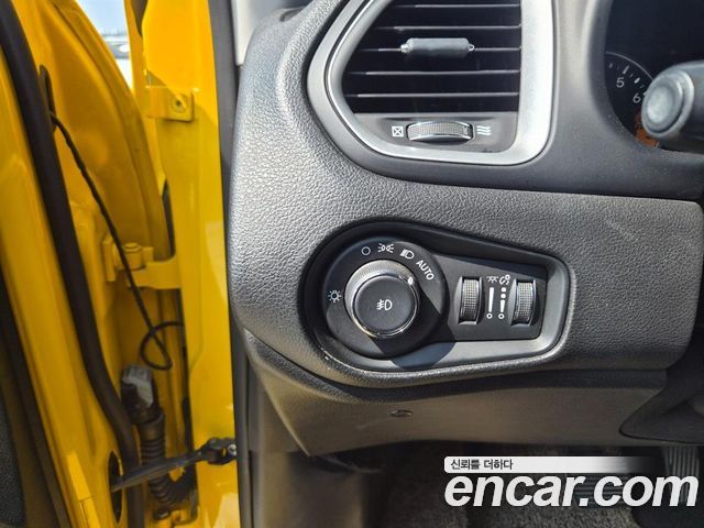 JEEP 레니게이드 2.4 리미티드 AWD 2018 - photo 15 - Import Corée du Sud | International Cars