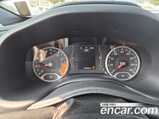 JEEP 레니게이드 2.4 리미티드 AWD 2018 - photo 6 - Import Corée du Sud | International Cars