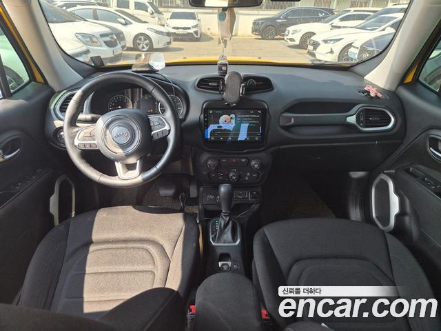JEEP 레니게이드 2.4 리미티드 AWD 2018 - photo 8 - Import Corée du Sud | International Cars