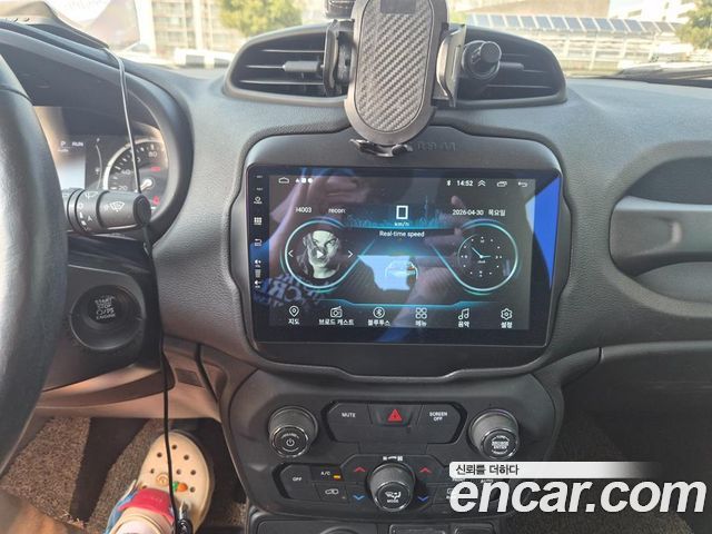 JEEP 레니게이드 2.4 리미티드 AWD 2018 - photo 9 - Import Corée du Sud | International Cars