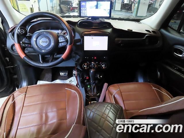 JEEP 레니게이드 2.0 디젤 론지튜드 블랙 Edition AWD 2016 - photo 10 - Import Corée du Sud | International Cars