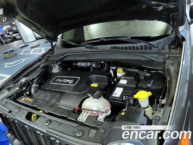JEEP 레니게이드 2.0 디젤 론지튜드 블랙 Edition AWD 2016 - photo 19 - Import Corée du Sud | International Cars