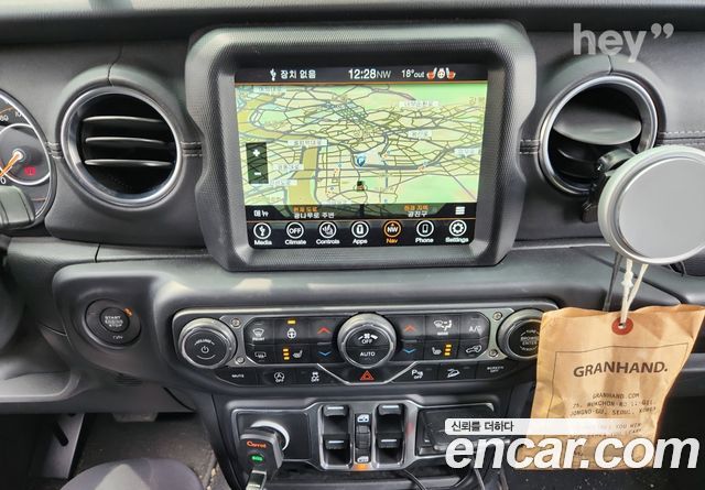 JEEP 랭글러 (JL) 2.0 오버랜드 4도어 2019 - photo 12 - Import Corée du Sud | International Cars