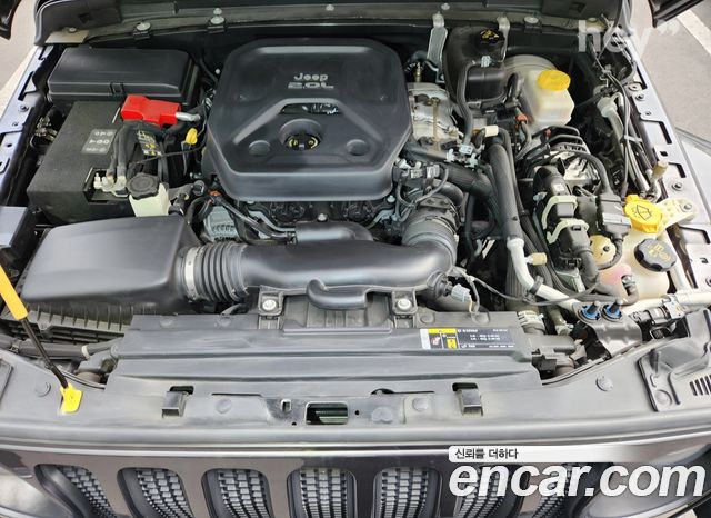 JEEP 랭글러 (JL) 2.0 오버랜드 4도어 2019 - photo 13 - Import Corée du Sud | International Cars