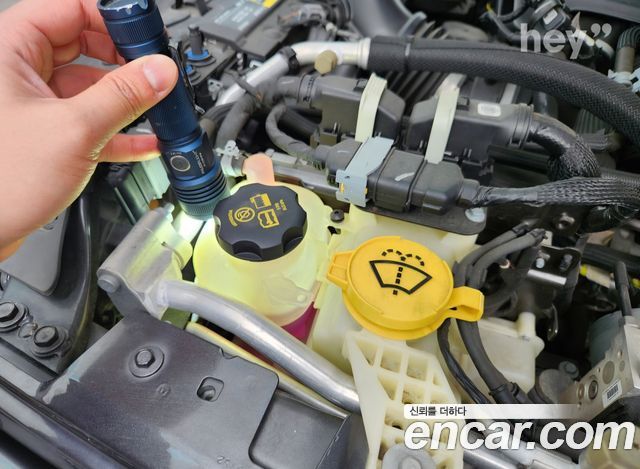 JEEP 랭글러 (JL) 2.0 오버랜드 4도어 2019 - photo 15 - Import Corée du Sud | International Cars