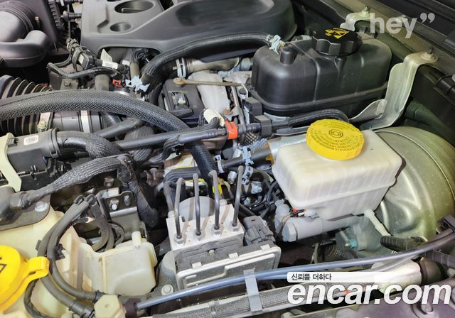 JEEP 랭글러 (JL) 2.0 오버랜드 4도어 2019 - photo 18 - Import Corée du Sud | International Cars
