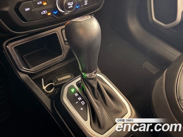 JEEP 레니게이드 2.4 론지튜드 하이 2018 - photo 18 - Import Corée du Sud | International Cars