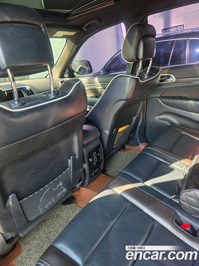 JEEP 그랜드 체로키 3.6 오버랜드 2015 - photo 10 - Import Corée du Sud | International Cars