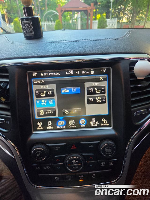 JEEP 그랜드 체로키 3.6 오버랜드 2015 - photo 12 - Import Corée du Sud | International Cars