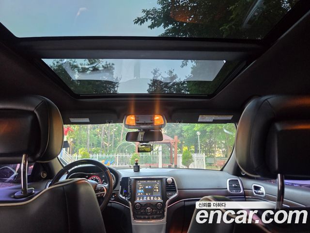 JEEP 그랜드 체로키 3.6 오버랜드 2015 - photo 13 - Import Corée du Sud | International Cars