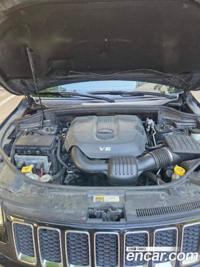 JEEP 그랜드 체로키 3.6 오버랜드 2015 - photo 6 - Import Corée du Sud | International Cars