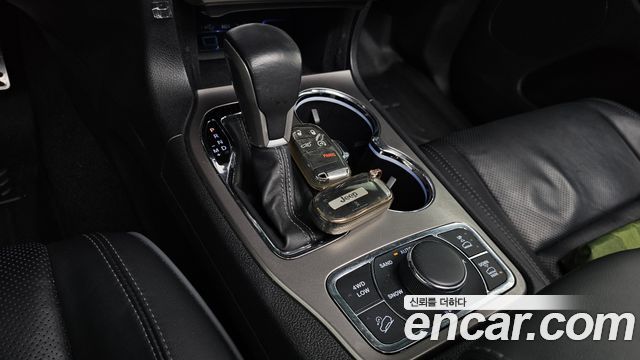 JEEP 그랜드 체로키 3.6 오버랜드 2021 - photo 12 - Import Corée du Sud | International Cars