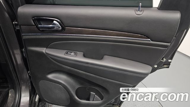 JEEP 그랜드 체로키 3.6 오버랜드 2021 - photo 15 - Import Corée du Sud | International Cars