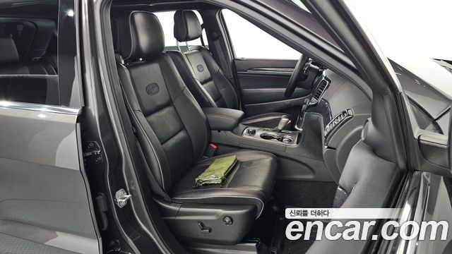 JEEP 그랜드 체로키 3.6 오버랜드 2021 - photo 18 - Import Corée du Sud | International Cars