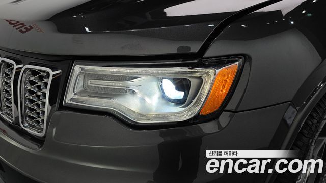 JEEP 그랜드 체로키 3.6 오버랜드 2021 - photo 8 - Import Corée du Sud | International Cars