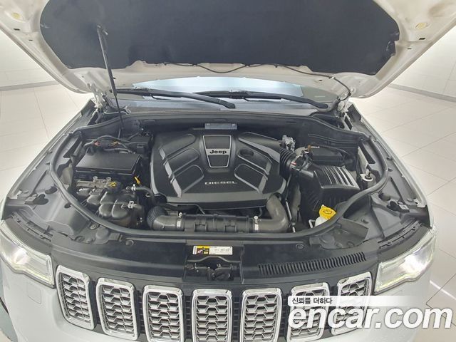 JEEP 그랜드 체로키 3.0 디젤 오버랜드서밋 2018 - photo 19 - Import Corée du Sud | International Cars