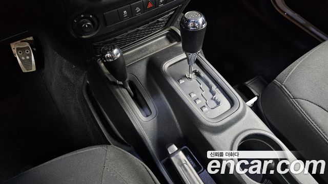 JEEP 랭글러 (JK) 3.6 Sport 2도어 2017 - photo 9 - Import Corée du Sud | International Cars