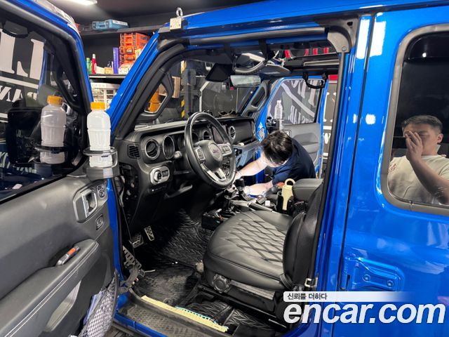 JEEP 랭글러 (JL) 2.0 오버랜드 파워 탑 4도어 4xe 2021 - photo 8 - Import Corée du Sud | International Cars